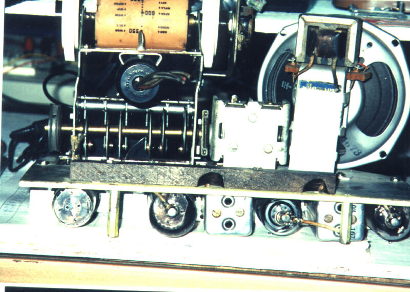 oradio9.jpg (102270 bytes)